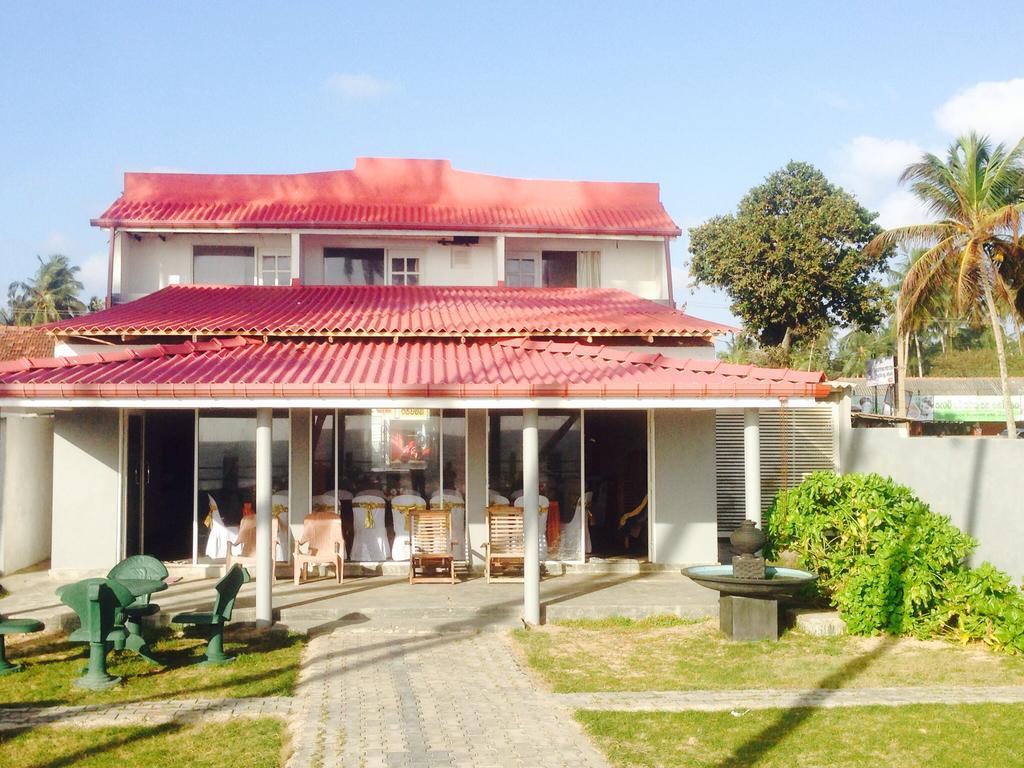 Rainbow Beach Hotel Хіккадува Екстер'єр фото