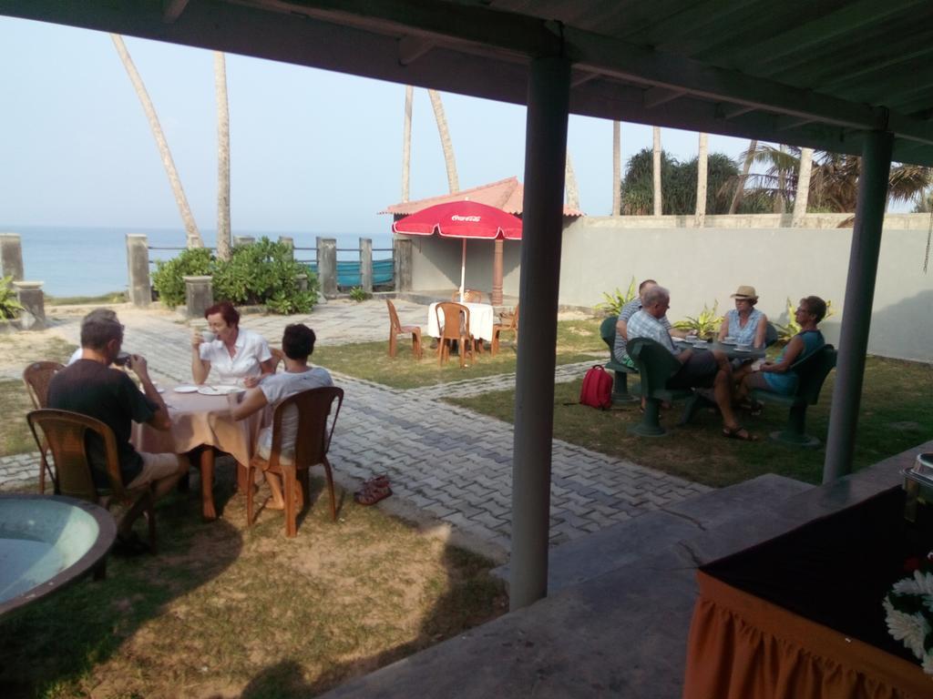 Rainbow Beach Hotel Хіккадува Екстер'єр фото