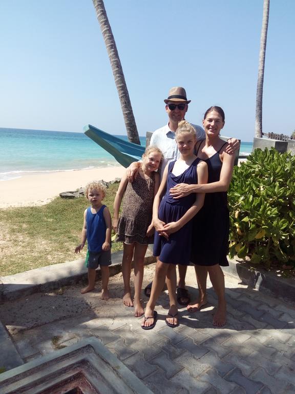 Rainbow Beach Hotel Хіккадува Екстер'єр фото