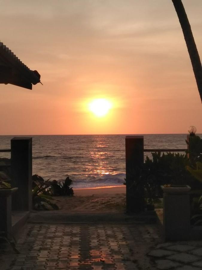 Rainbow Beach Hotel Хіккадува Екстер'єр фото