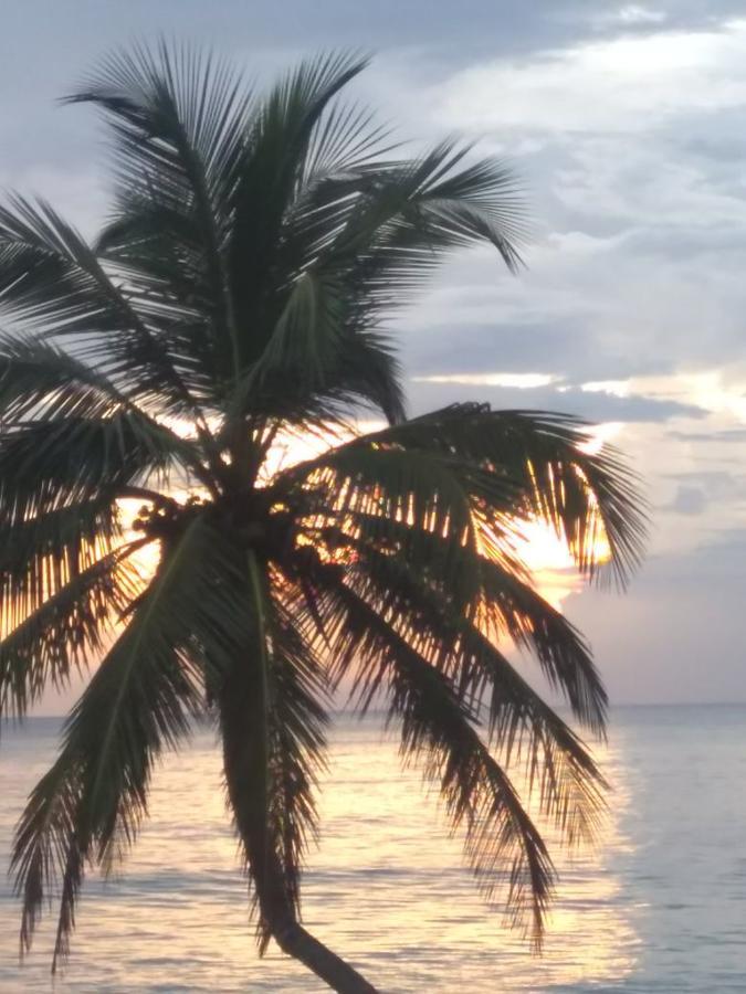 Rainbow Beach Hotel Хіккадува Екстер'єр фото