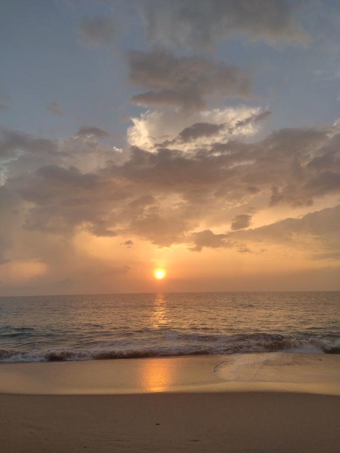 Rainbow Beach Hotel Хіккадува Екстер'єр фото