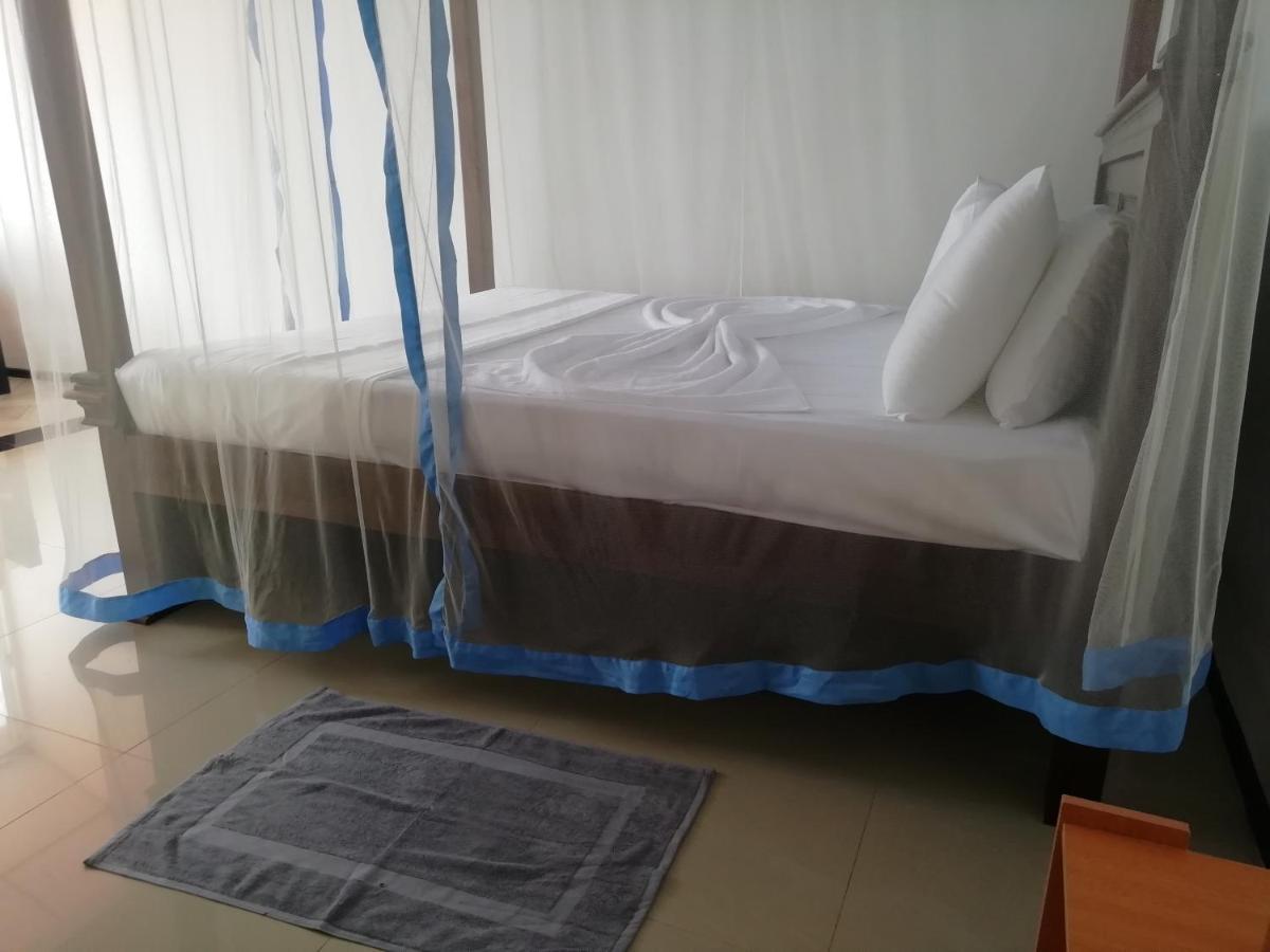 Rainbow Beach Hotel Хіккадува Екстер'єр фото